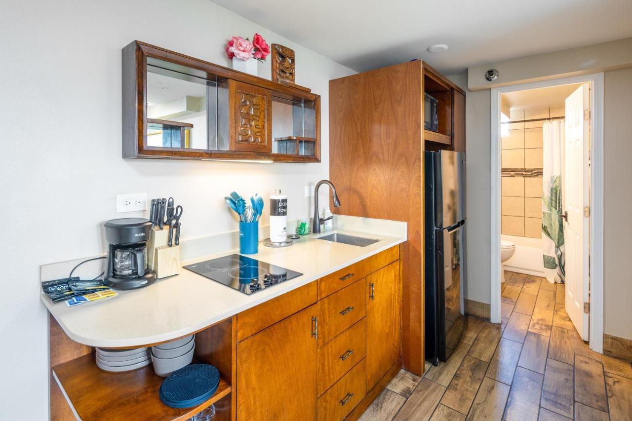 Gorgeous One Bedroom Bamboo Blocks From The Beach 호놀룰루 외부 사진