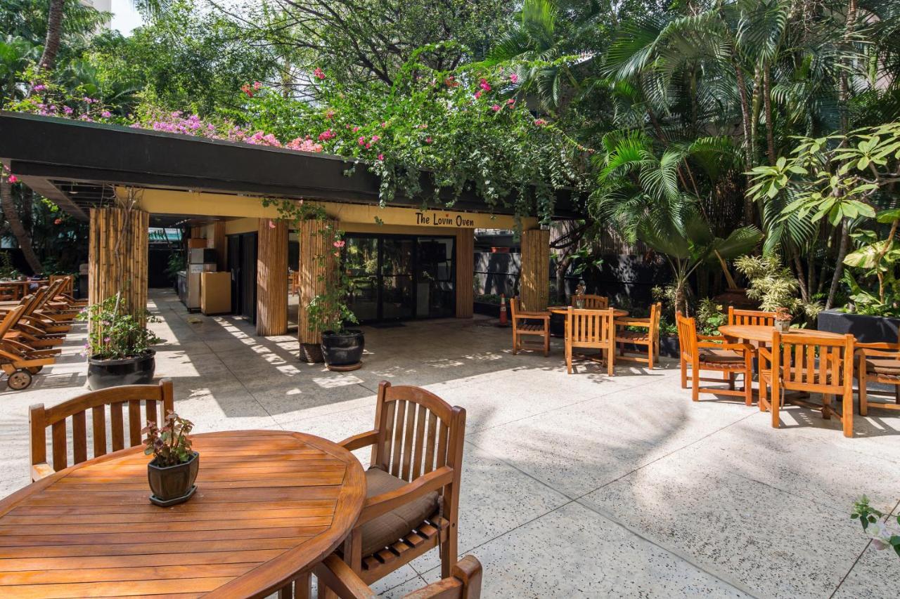Gorgeous One Bedroom Bamboo Blocks From The Beach 호놀룰루 외부 사진